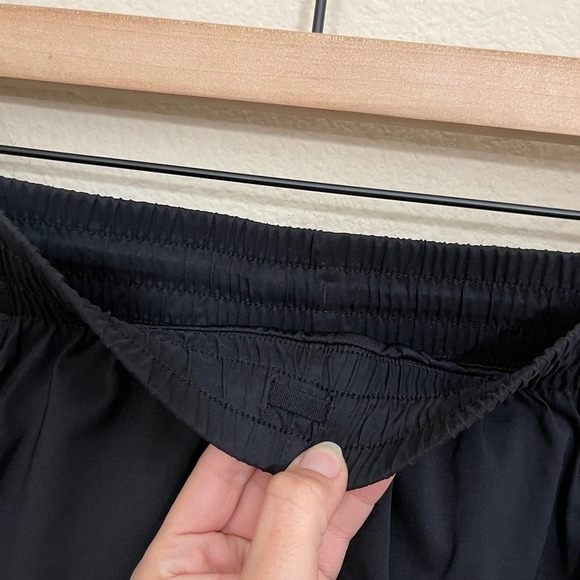Athleta Mesh Racer 4" Elastic Waist Lined Pull-On Run Shorts Black XS - Picture 10 of 14